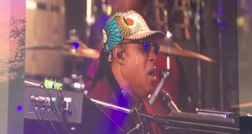 Stevie Wonder Crying On Stage